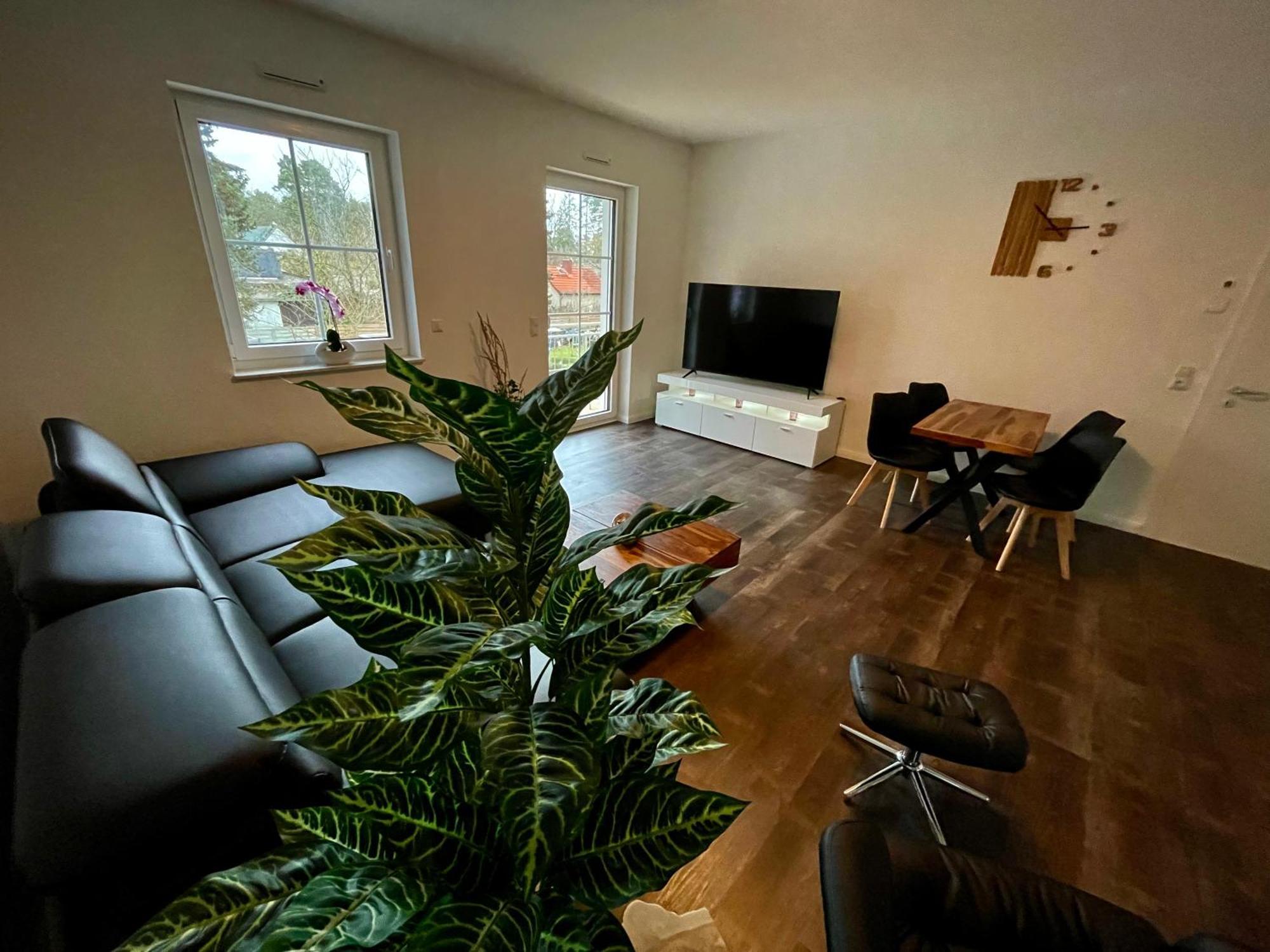 Ferienwohnung Im Gruenen Oranienburg Exteriör bild